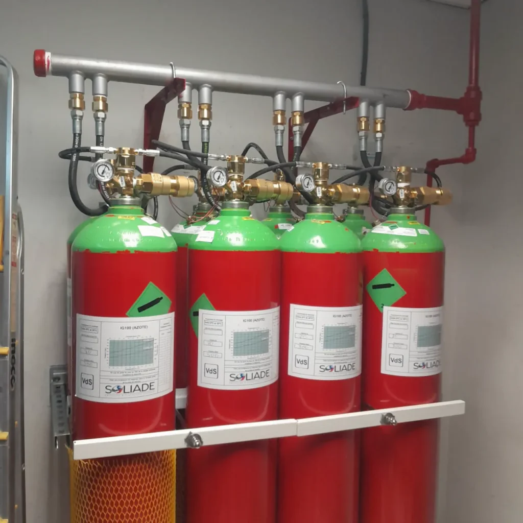 bouteilles azote installées par Falcon Contrôl Systems chez MTN Côte d'Ivoire pour la protection incendie du data center